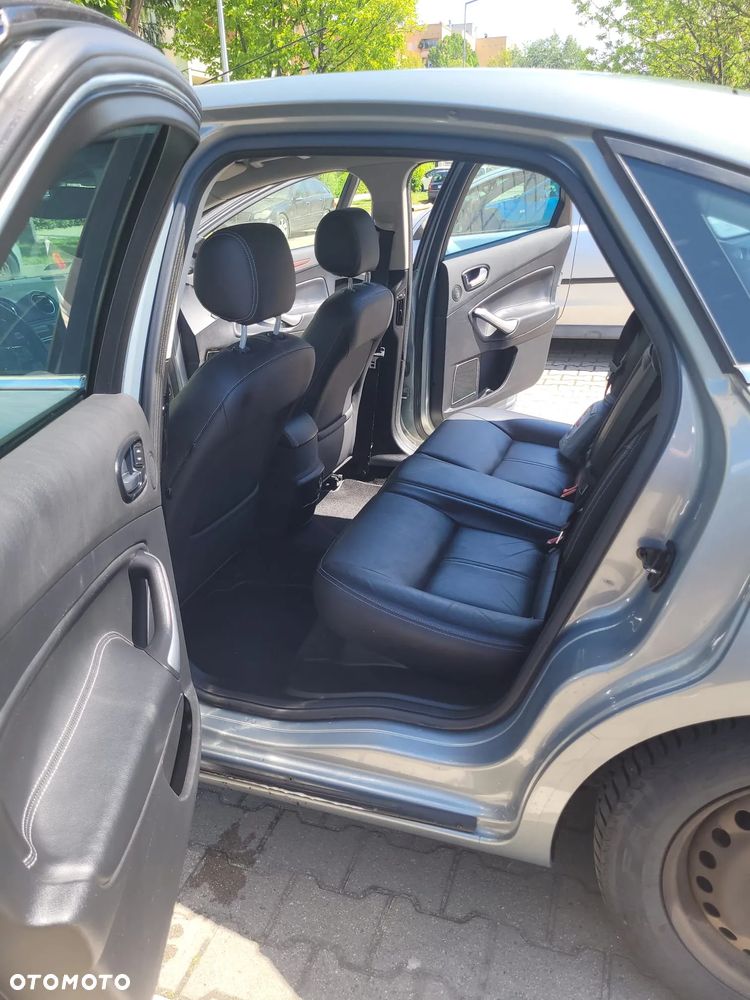Ford Mondeo 2.0 Ghia X100 / X - 11