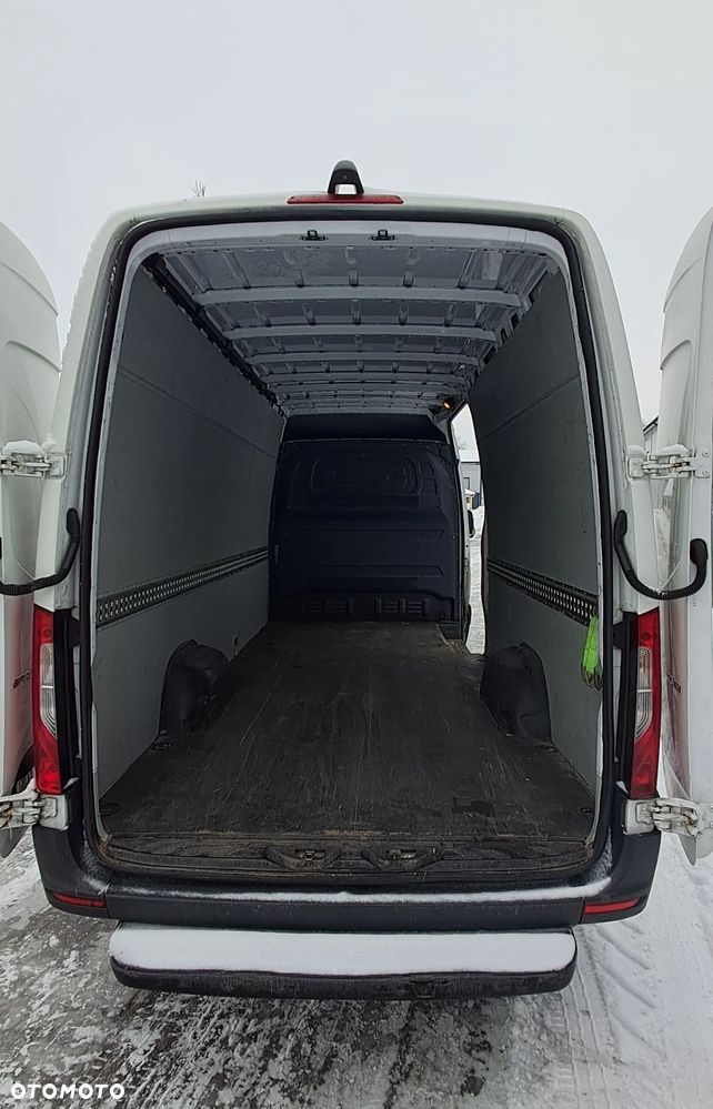 Mercedes-Benz SPRINTER - 4