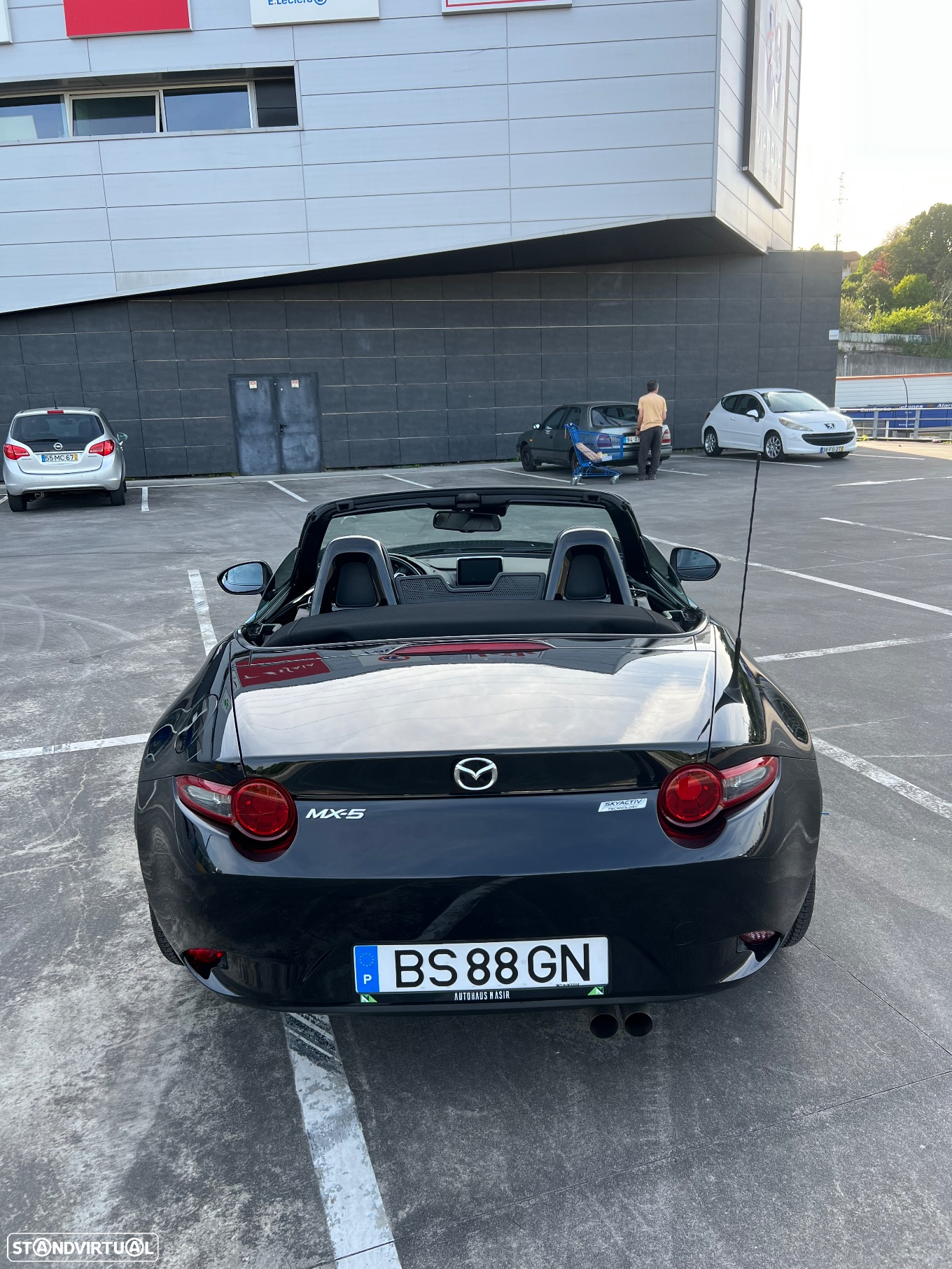 Mazda MX-5 SKYACTIV-G 131 Exclusive-Line - 3