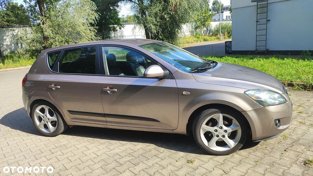 Kia Ceed 1.6 Crdi Comfort - 2