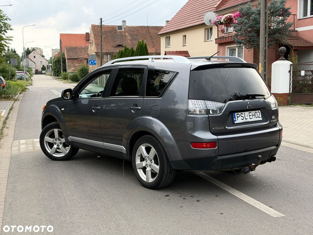 Mitsubishi Outlander 2.0 DID Instyle NAVI - 8