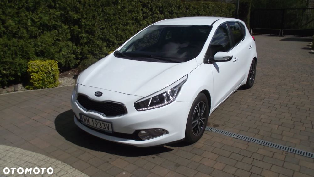 Kia Ceed 1.6 GDI Platinum Edition - 1