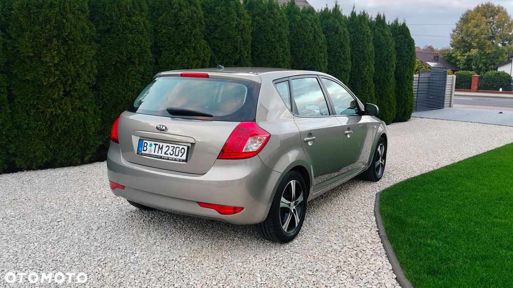 Kia Ceed 1.4 CVVT Spirit - 13
