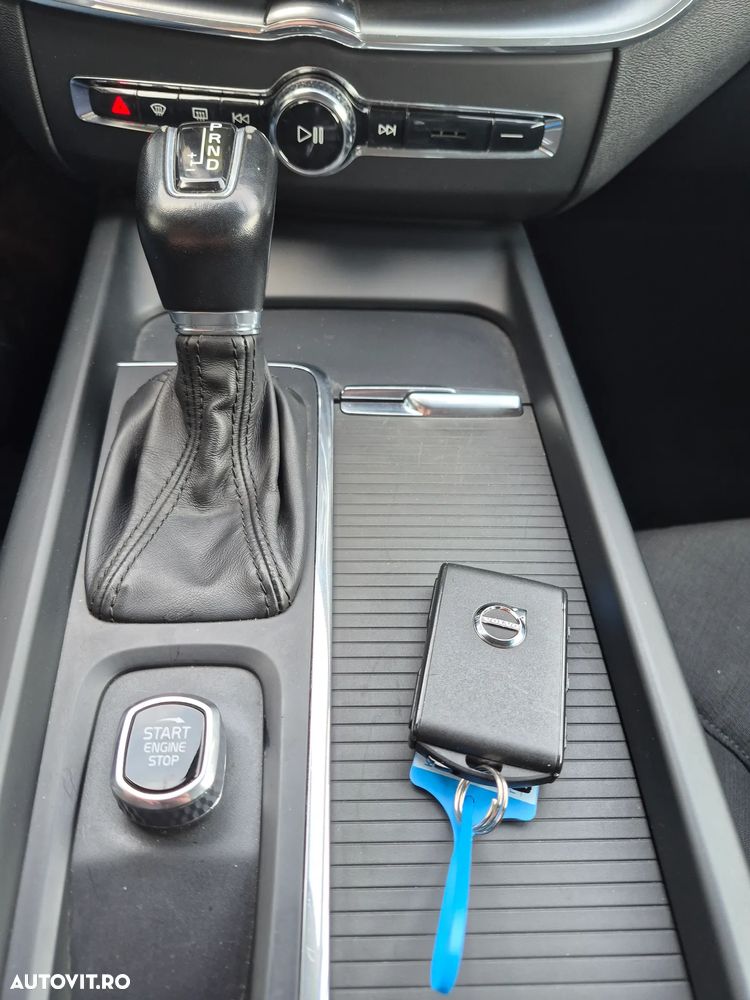 Volvo XC 60 D4 AWD Momentum - 10