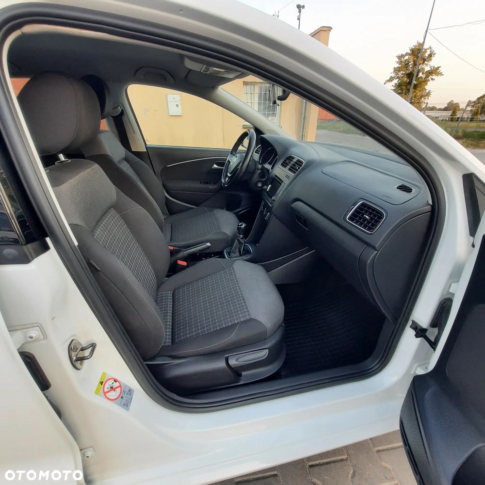 Volkswagen Polo 1.2 TSI BMT Comfortline - 16