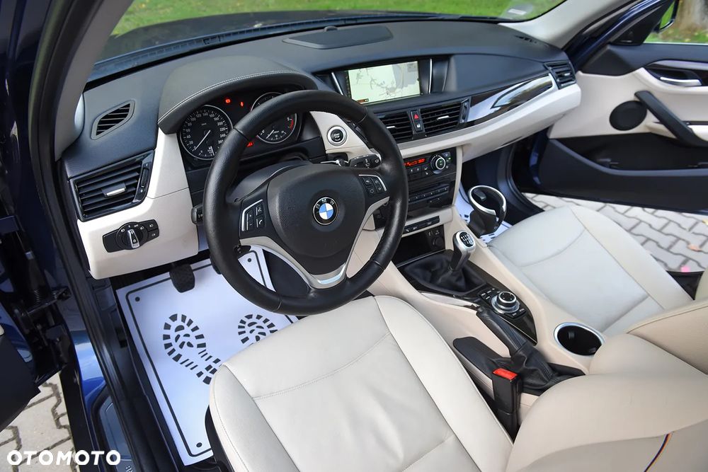 BMW X1 sDrive16d xLine - 28