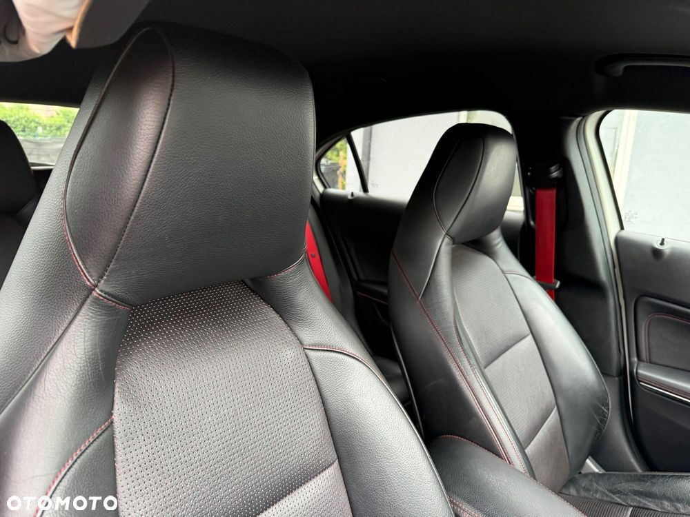 Mercedes-Benz Klasa A AMG 45 4Matic AMG Speedshift 7G-DCT - 23