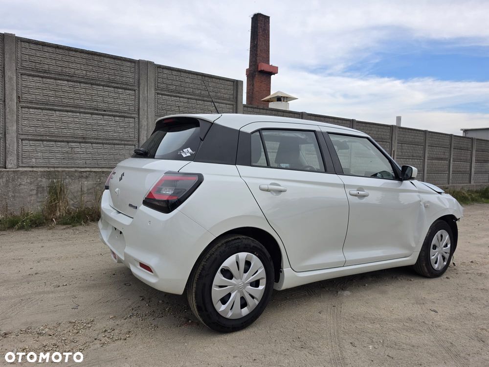 Suzuki Swift 1.2 Dualjet Hybrid MT Club - 33