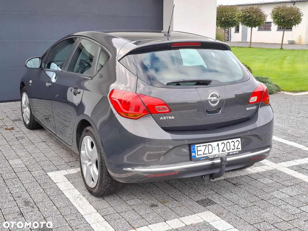 Opel Astra IV 1.4 T Cosmo - 11