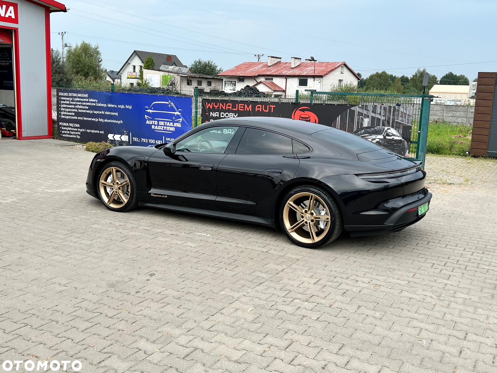 Porsche Taycan - 16