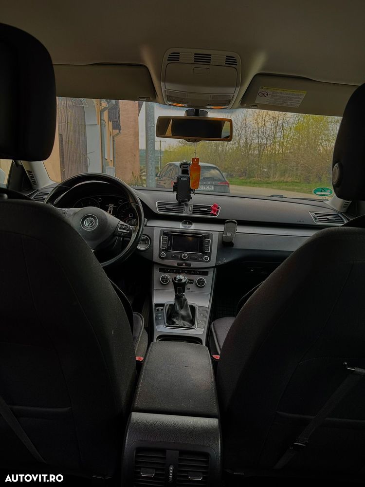 Volkswagen Passat - 21