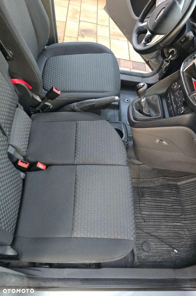 Ford Transit Connect - 16