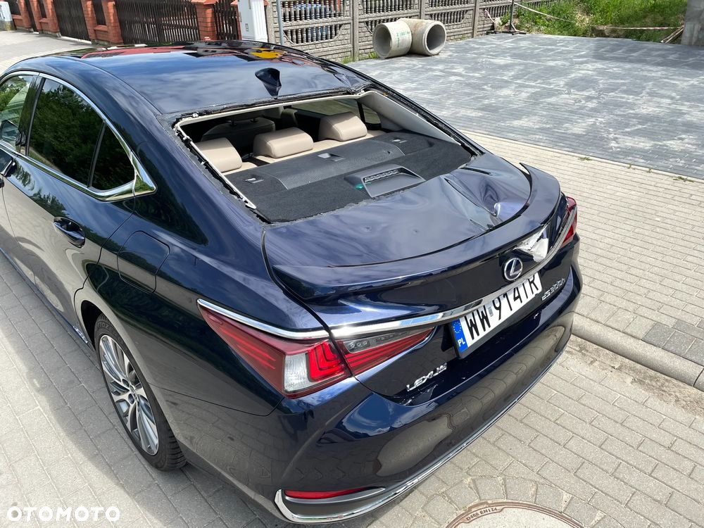 Lexus ES 300h Business Edition - 16