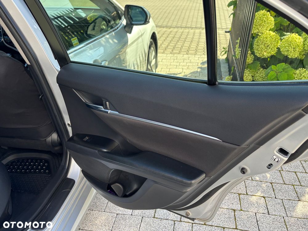 Toyota Camry 2.5 Hybrid Comfort CVT - 17