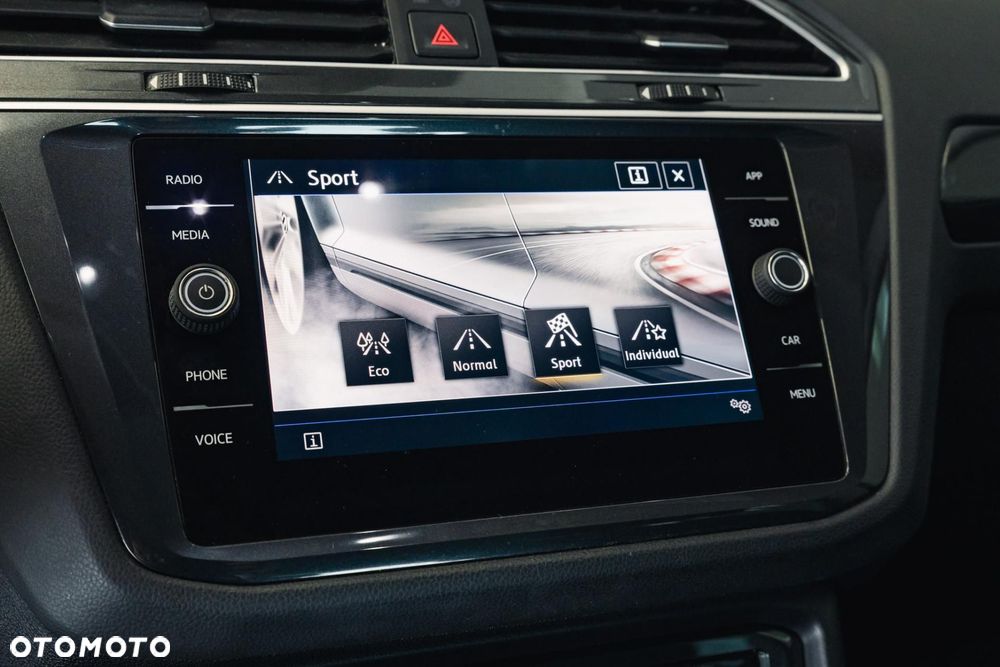 Volkswagen Tiguan - 19