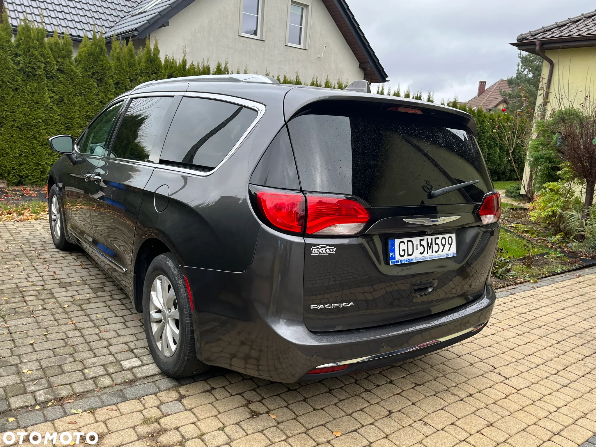 Chrysler Pacifica - 3