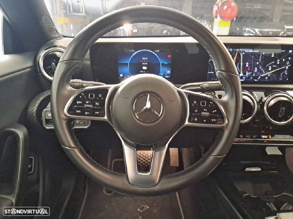 Mercedes-Benz CLA 250 e Shooting Brake AMG Line - 11