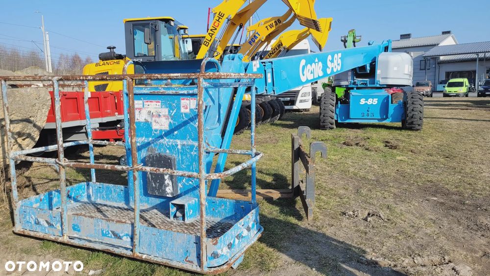 Genie S-85 - 1
