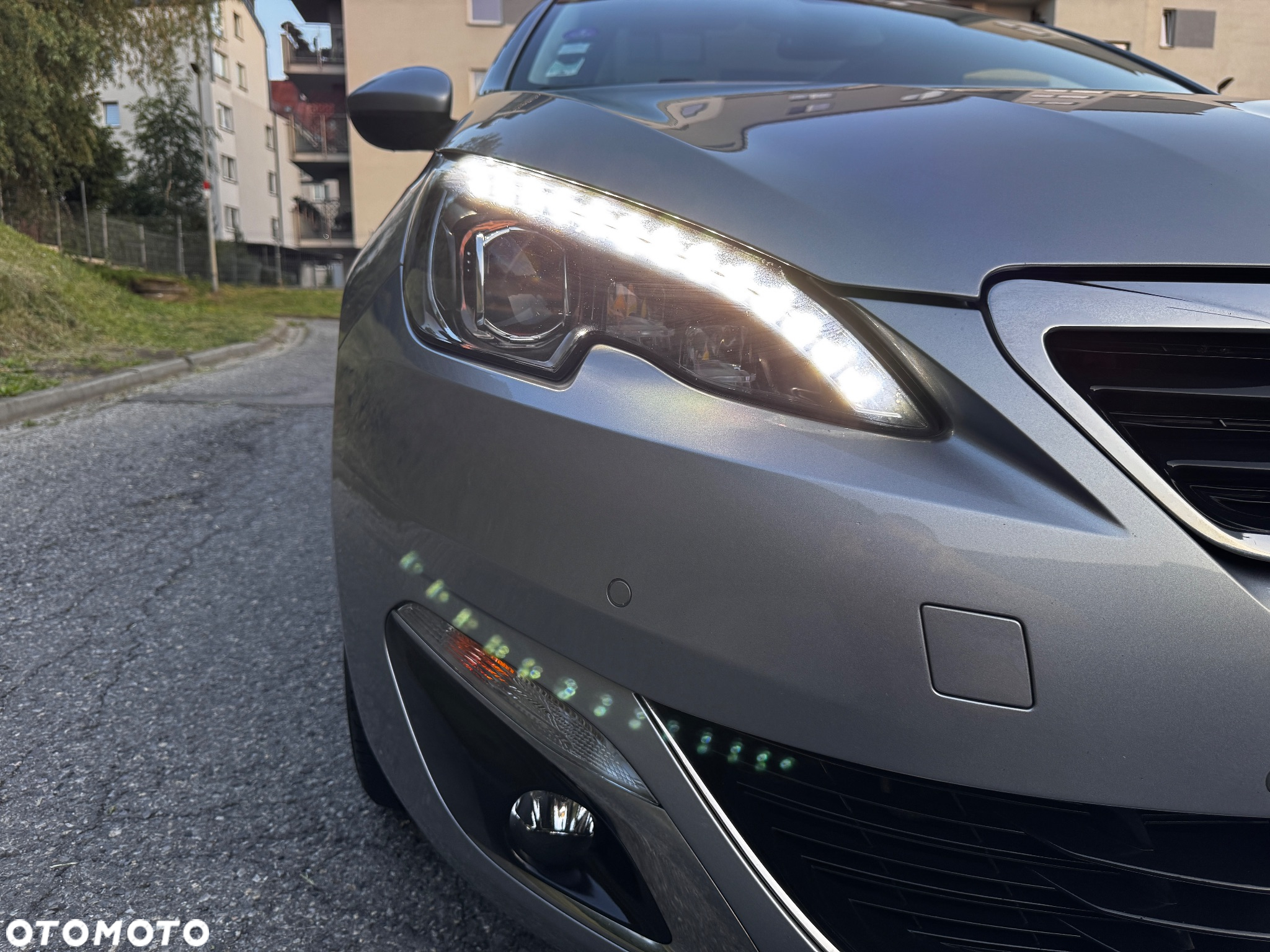 Peugeot 308 SW PureTech 130 Stop & Start Allure - 36