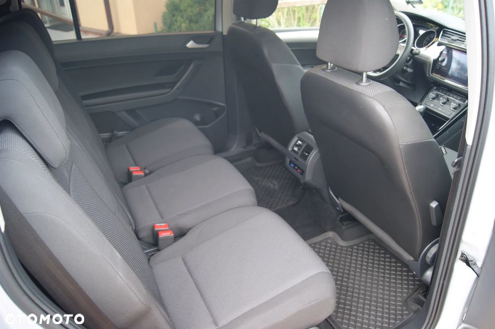 Volkswagen Touran 2.0 TDI SCR DSG Comfortline - 24