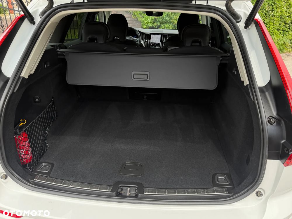 Volvo XC 60 B4 B Momentum Pro - 33