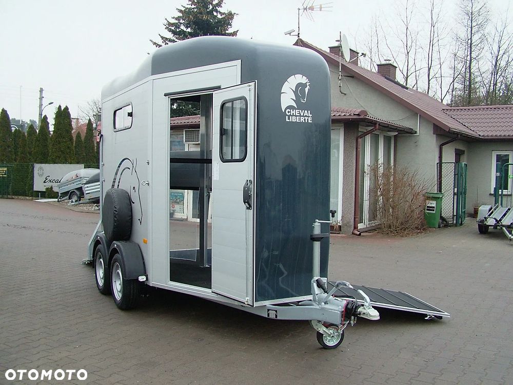 Debon Przyczepa Gold Touring do przewozu koni Aluminiowa Cheval Liberte Debon - 8