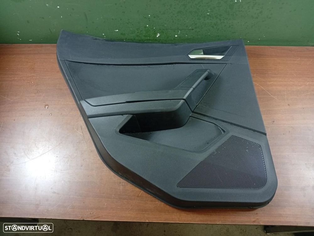 FORRA DA PORTA TRASEIRA ESQUERDA SEAT ARONA KJ - 1