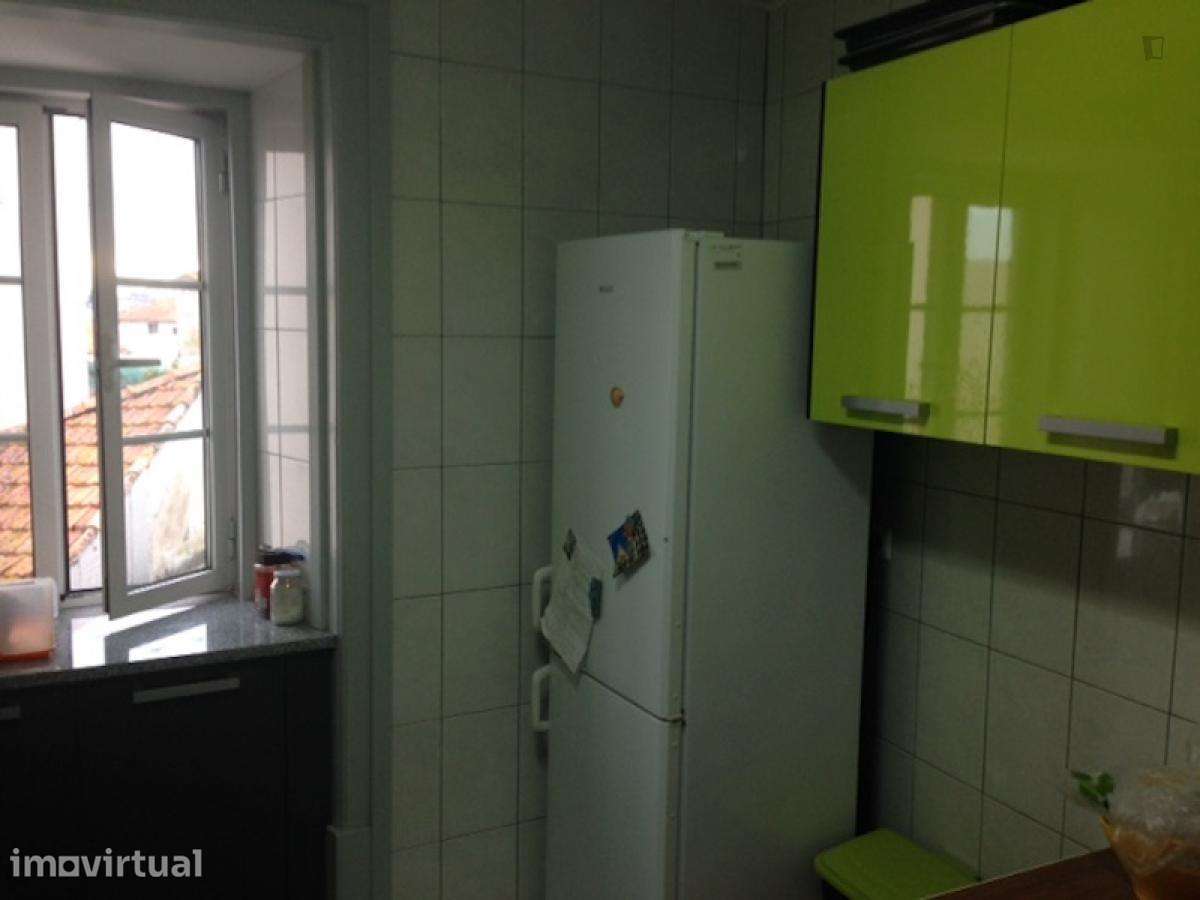 Quarto - localizado em Montarroio Coimbra - Grande imagem: 3/17