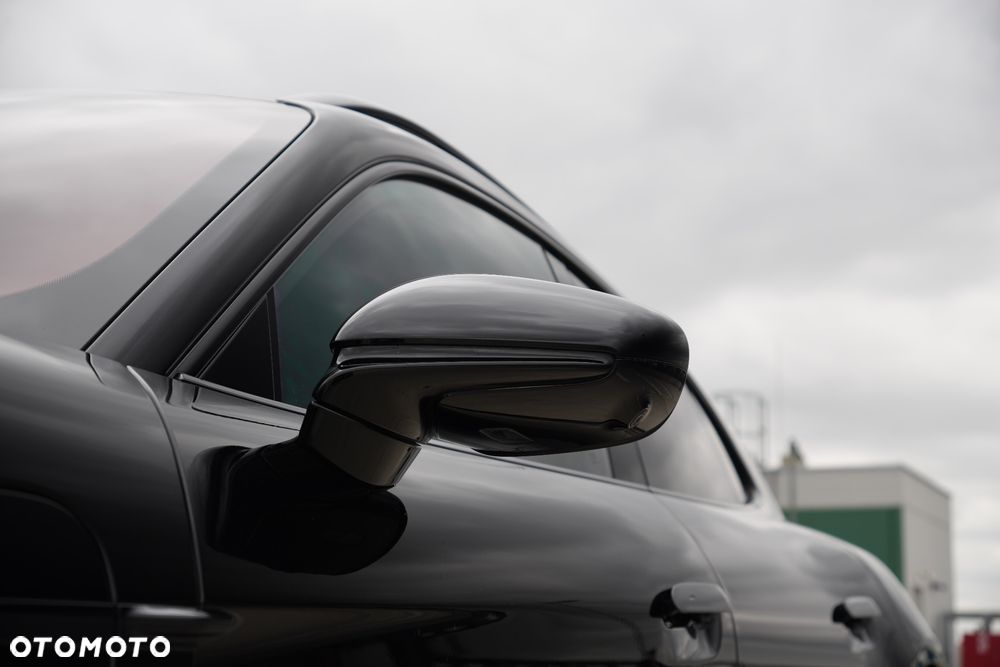 Porsche Taycan Turbo - 17