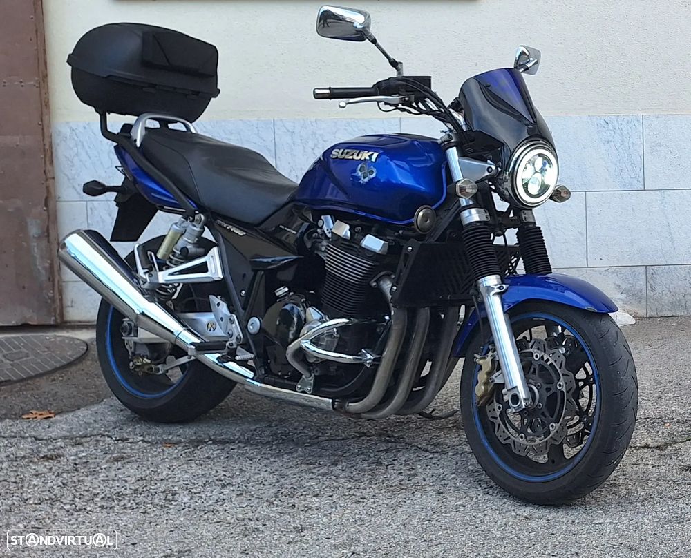 Suzuki GSX - 6
