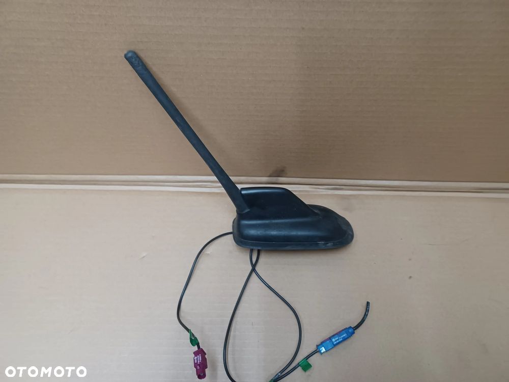 ANTENA DACHOWA  REKIN GPS OCTAVIA II - 1