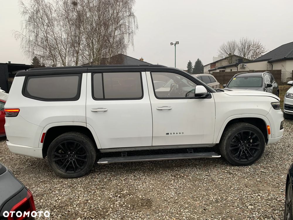 Jeep Grand Wagoneer - 4