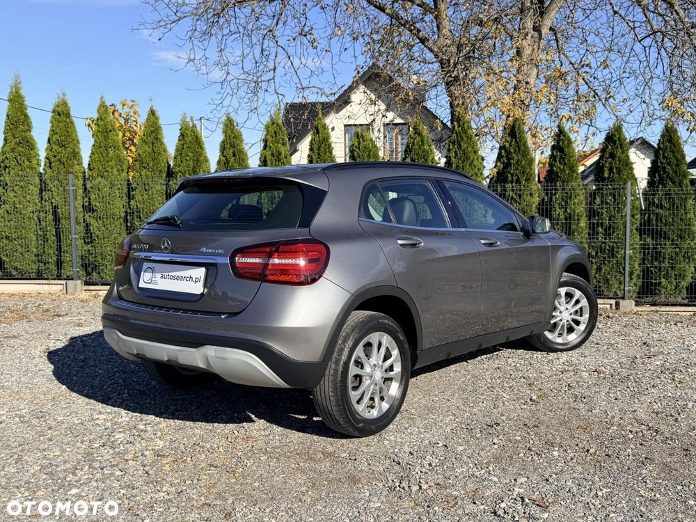 Mercedes-Benz GLA 220 4-Matic - 4
