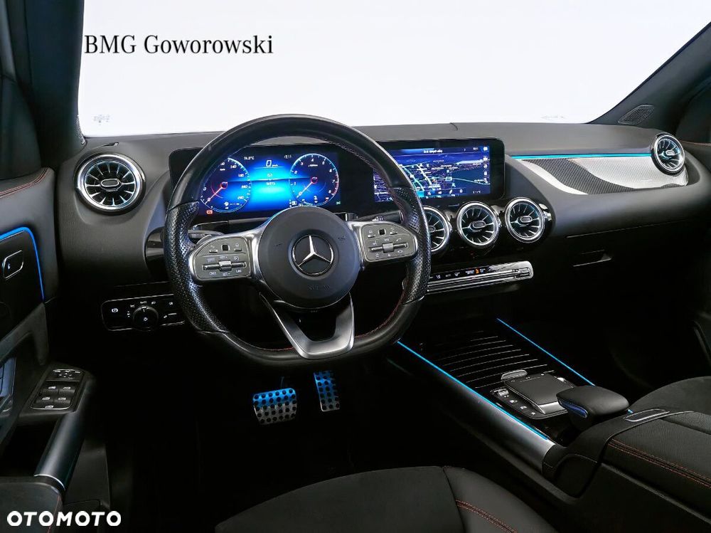 Mercedes-Benz GLA - 10