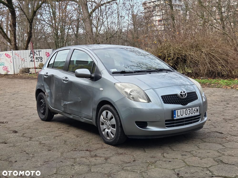 Toyota Yaris 1.3 - 3