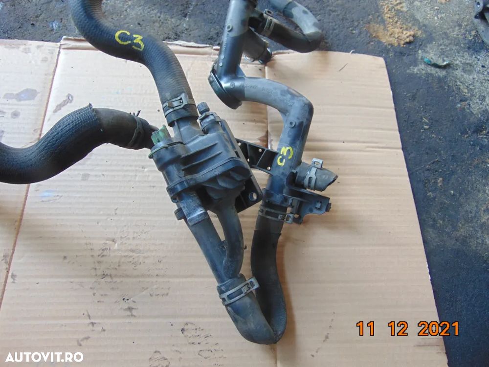 Carcasa termostat citroen c3 Picasso c4 407 berlingo dezmembrez - 1