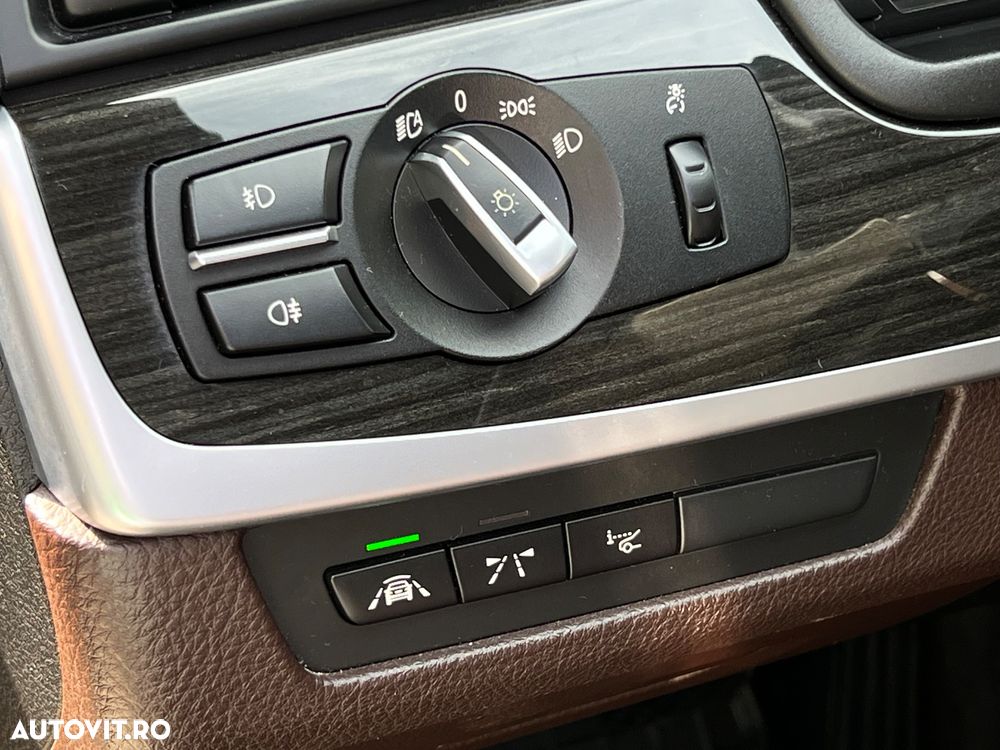 BMW Seria 5 520d xDrive Touring Aut. Luxury Line - 22