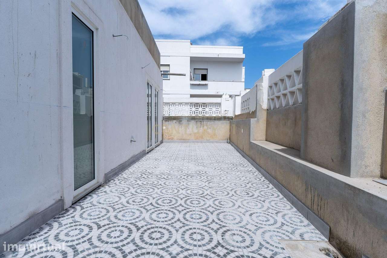 Moradia NOVA T2 com Garagem, Terraço e Piscina Privada - Centro de Olh - Grande imagem: 3/30