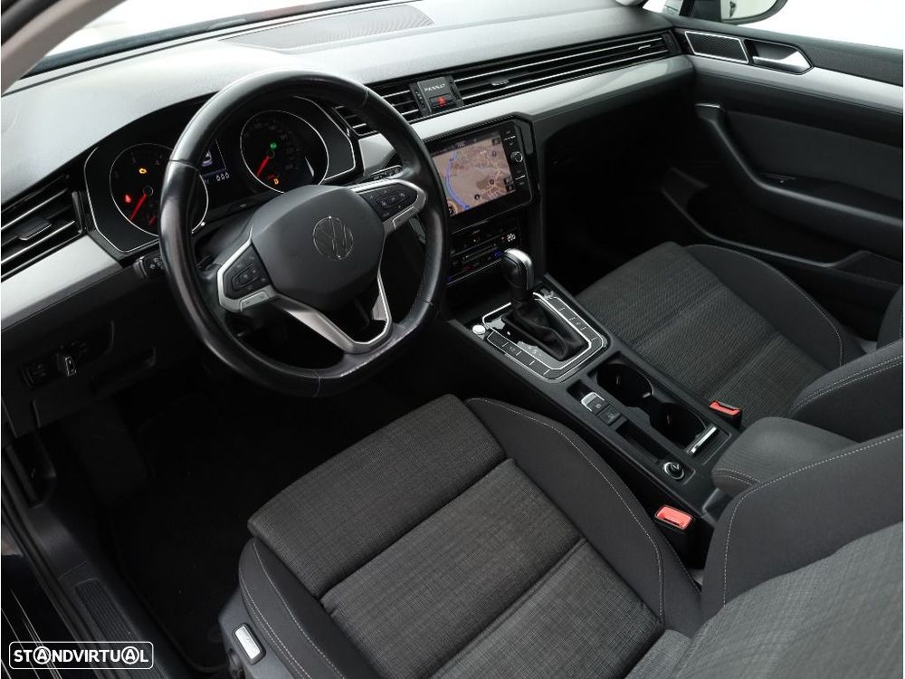 VW Passat Variant 2.0 TDi Business DSG - 13