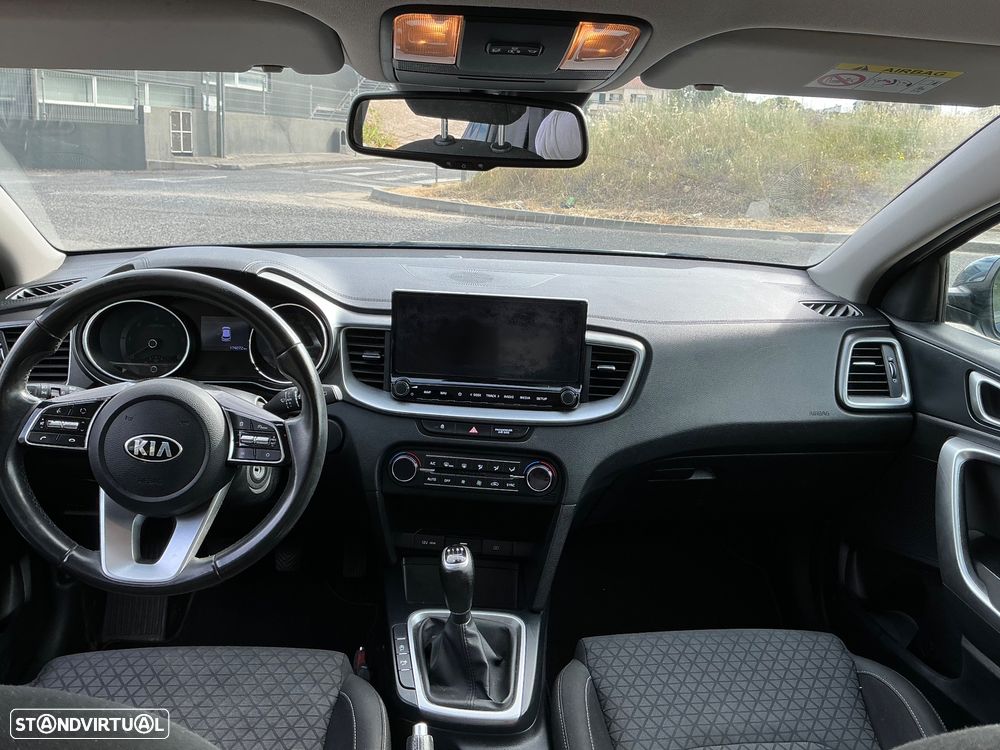Kia Ceed SW 1.6 CRDi (48V Mild-Hybrid) Platinum - 6