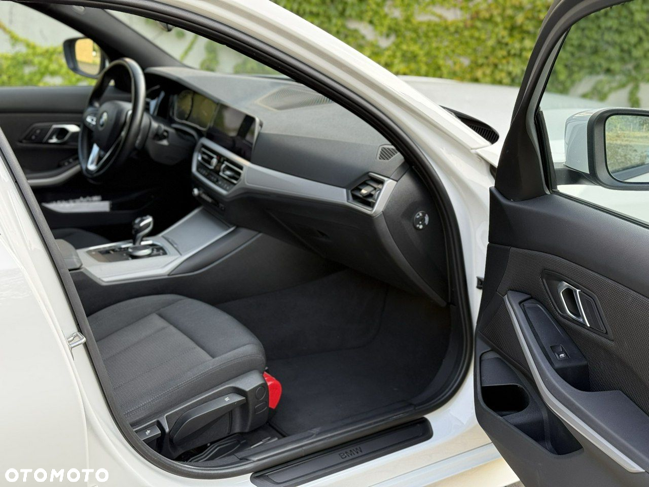BMW Seria 3 318d Sport Line - 8
