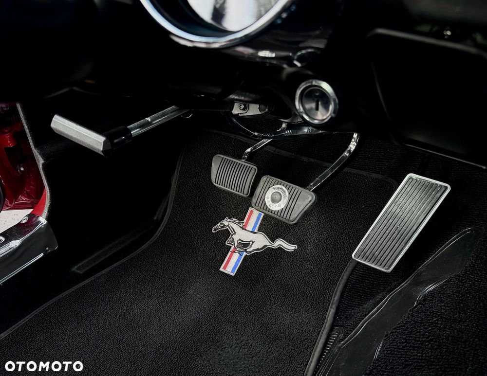 Ford Mustang - 25