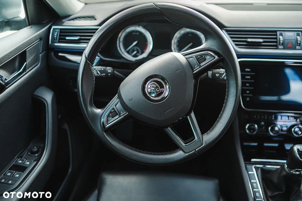 Skoda Superb 2.0 TDI 4x4 L&K - 19