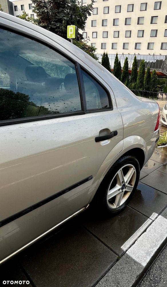 Ford Mondeo 1.8 X - 6
