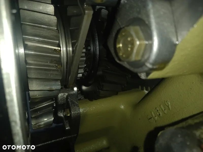 Elementy obudowa tylnego WOM PTO L153497 John Deere 6620 - 14