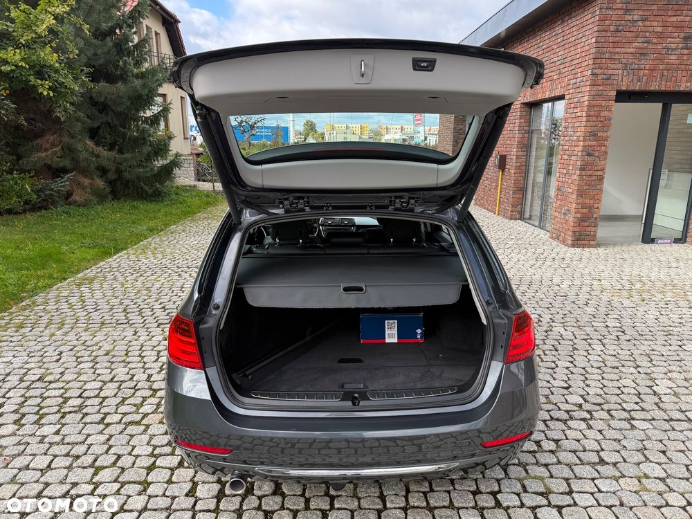 BMW Seria 3 318d Blue Performance Luxury Line - 23