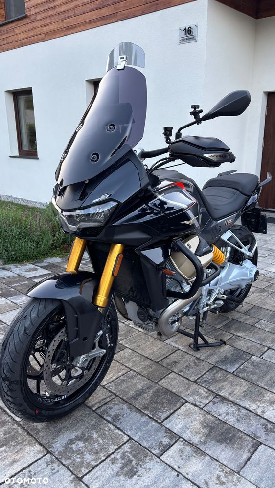 Moto Guzzi V100 Mandello - 20