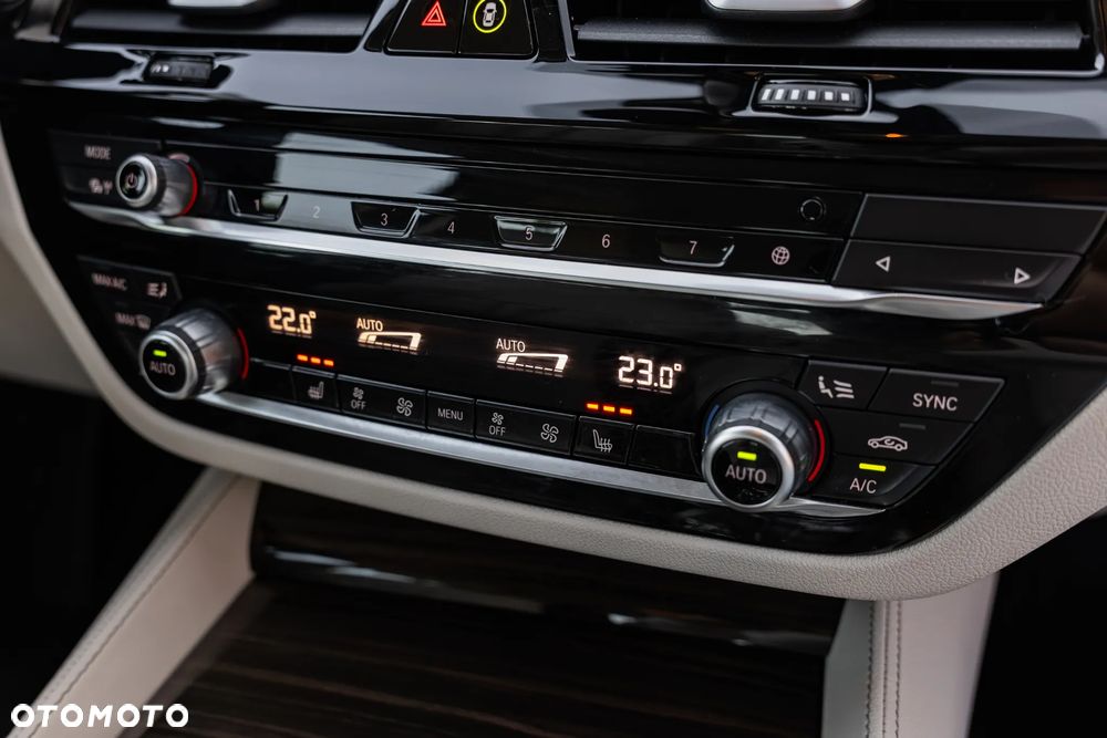 BMW Seria 5 518d mHEV Luxury Line - 35