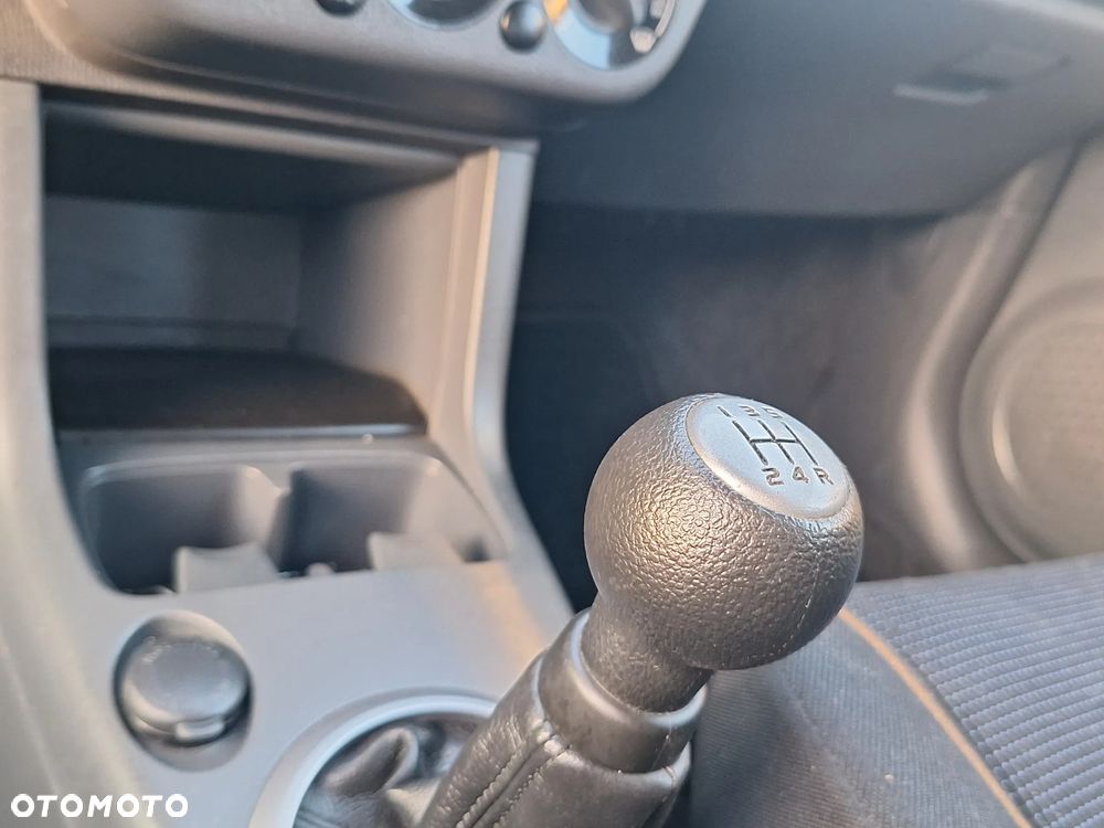 Suzuki Swift 1.3 Club dance - 27