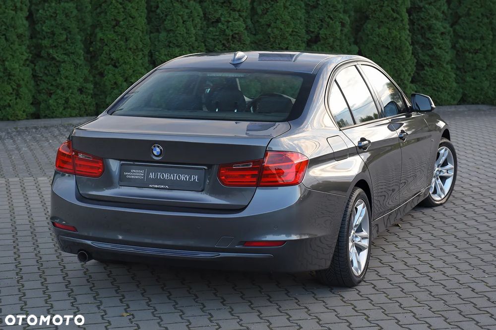 BMW Seria 3 318d Sport Line - 24